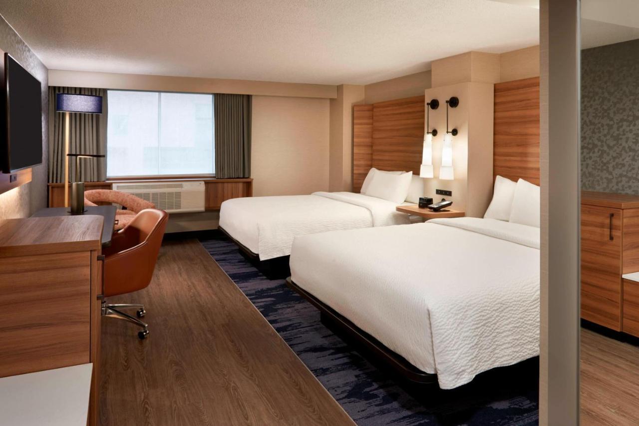 Fairfield Inn By Marriott Montreal Downtown Экстерьер фото