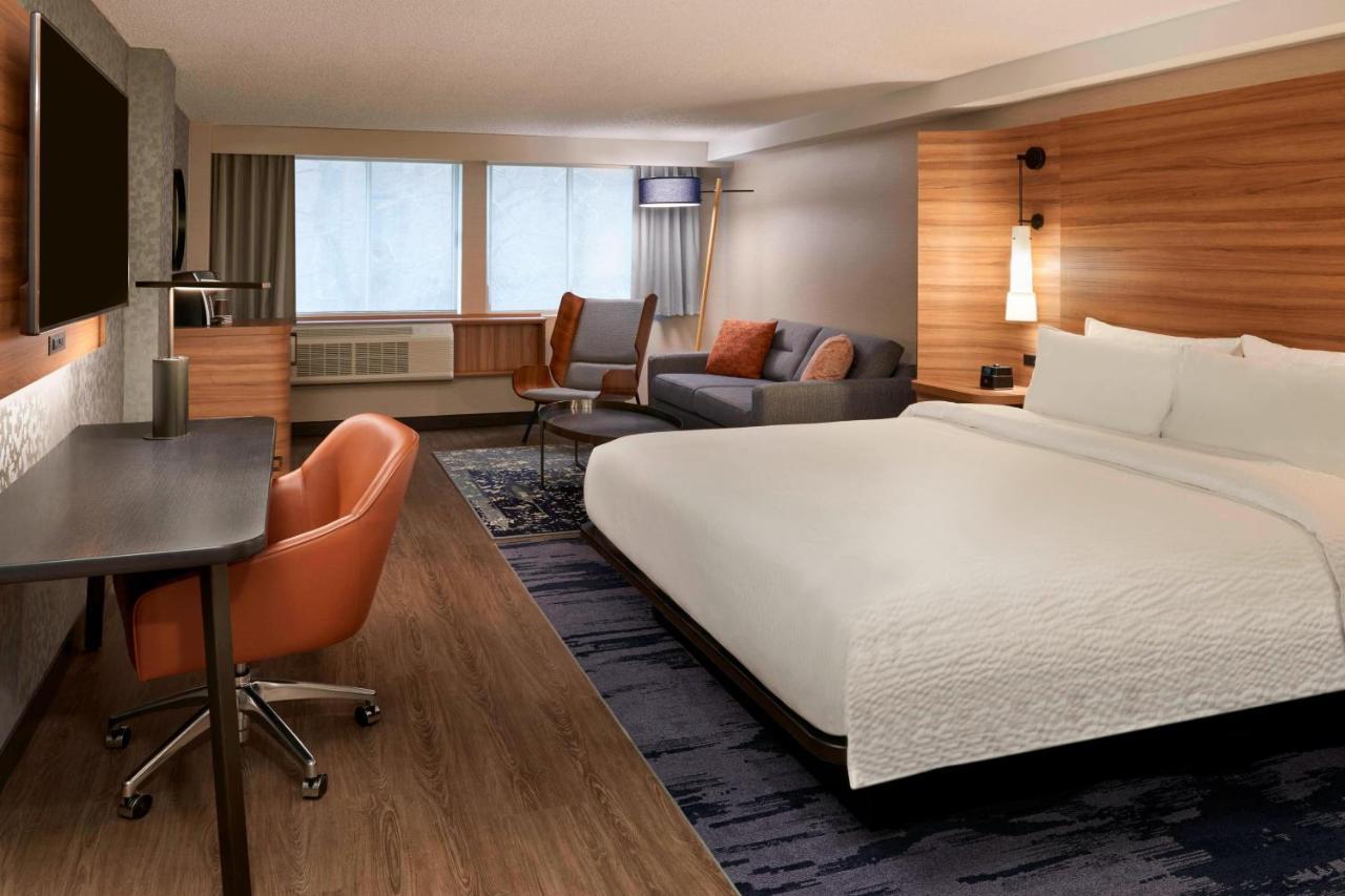 Fairfield Inn By Marriott Montreal Downtown Экстерьер фото