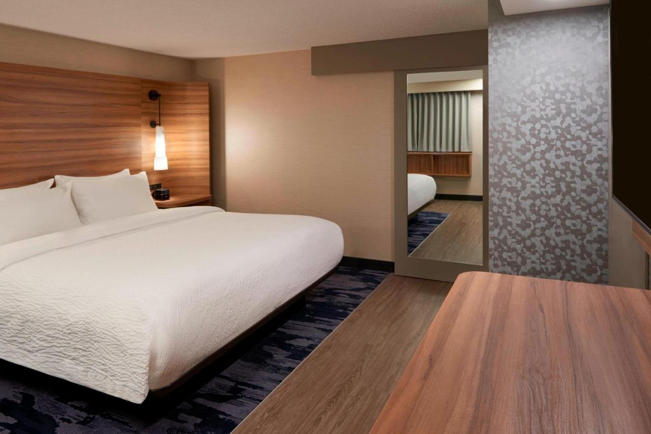 Fairfield Inn By Marriott Montreal Downtown Экстерьер фото
