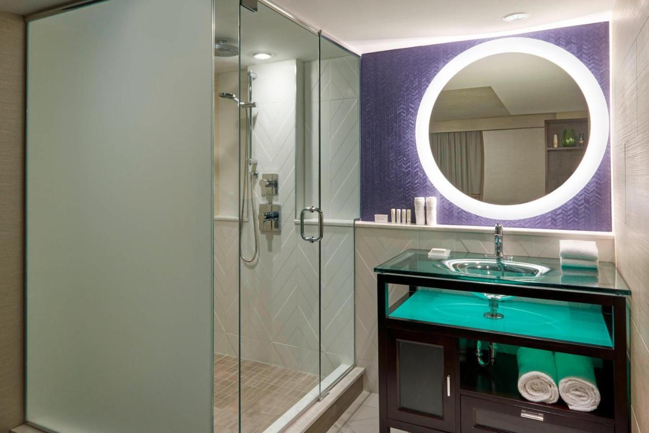 Fairfield Inn By Marriott Montreal Downtown Экстерьер фото