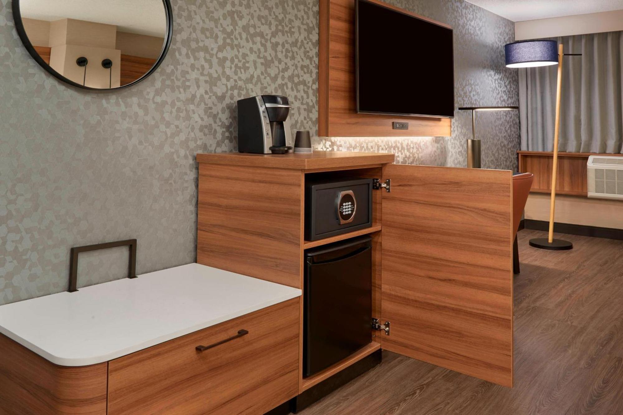 Fairfield Inn By Marriott Montreal Downtown Экстерьер фото