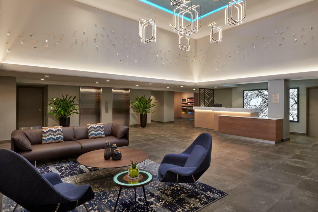 Fairfield Inn By Marriott Montreal Downtown Экстерьер фото