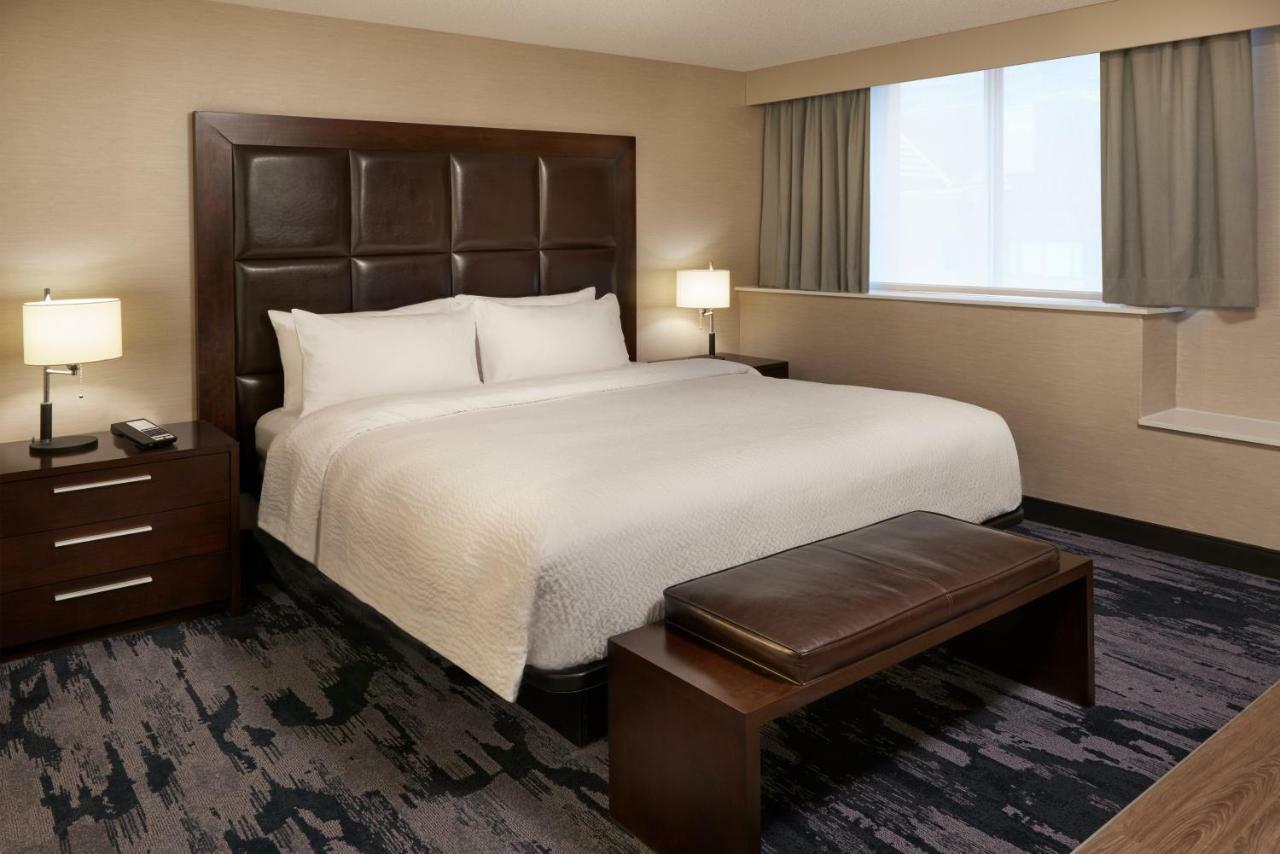 Fairfield Inn By Marriott Montreal Downtown Экстерьер фото